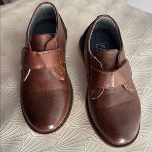 MAX + Jake Brown Faux Leather shoes Toddler size 8 Excellent preowned condition